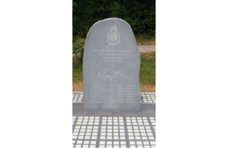 Stèle commémorative Lancaster ND586